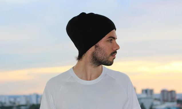 秋冬换季时戴帽子