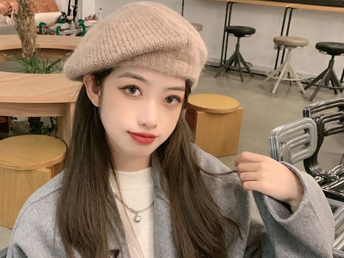 不同款式的针织帽